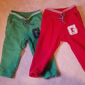 2 pairs of Gap sweat pants 2T, red and green
